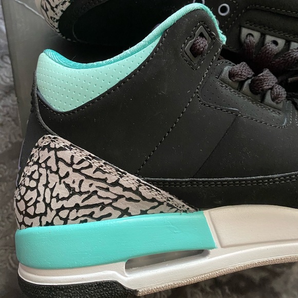 Air Jordan 3 Retro - Picture 9 of 10